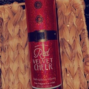 ✨Brand New Red Velvet Cheer Bath and Body Works Fregrance